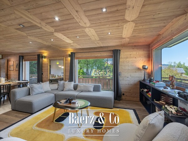 photo 2 Superb renovated apartment of 90.98 sqm - 3 bedrooms